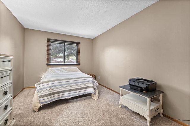 1142 Parkview Lane, Eagan, MN 55123
