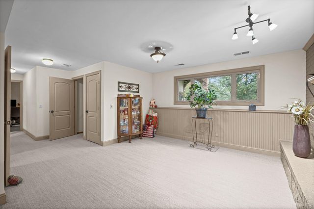 1142 Parkview Lane, Eagan, MN 55123