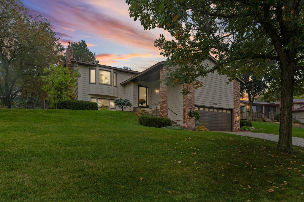 1142 Parkview Lane, Eagan, MN 55123