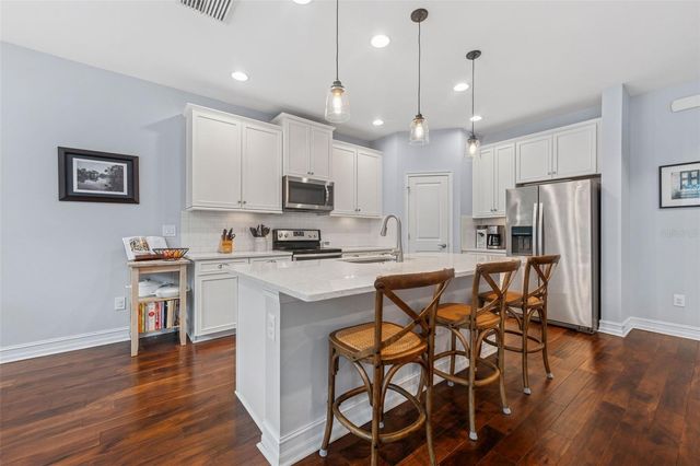 8011 RED ORCHARD COURT, Tampa, FL 33635