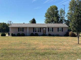 962 Red Stripe Road, Sandoval, IL 62882