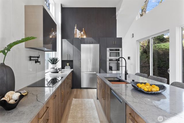 11905 89th Avenue NE, Kirkland, WA 98034