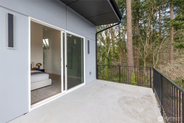 11905 89th Avenue NE, Kirkland, WA 98034