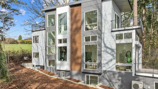 11905 89th Avenue NE, Kirkland, WA 98034