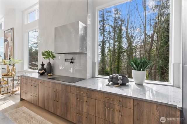 11905 89th Avenue NE, Kirkland, WA 98034