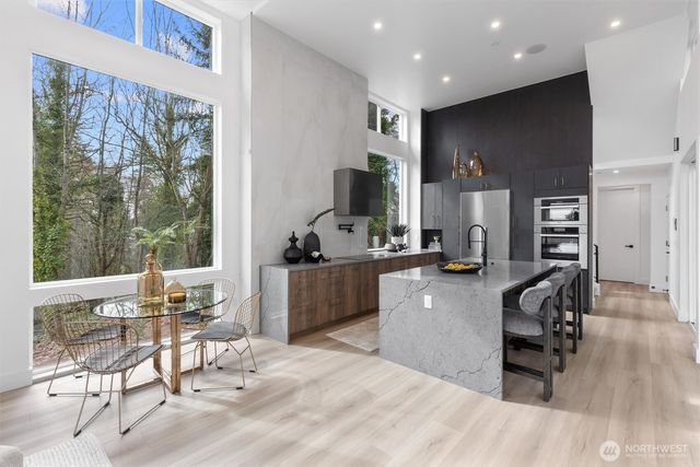 11905 89th Avenue NE, Kirkland, WA 98034