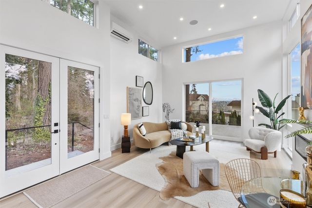 11905 89th Avenue NE, Kirkland, WA 98034