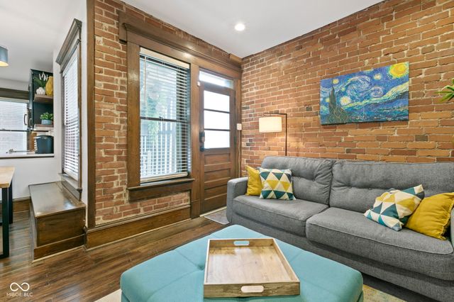 108 E Saint Clair Street E, Indianapolis, IN 46204