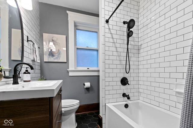 108 E Saint Clair Street E, Indianapolis, IN 46204