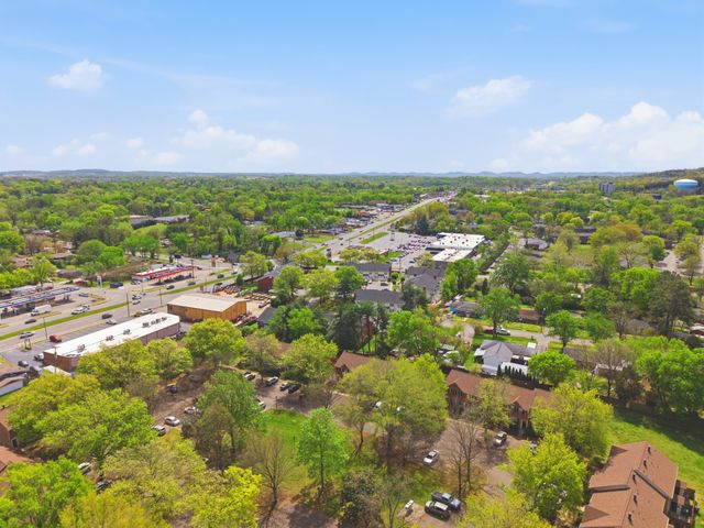 123 McMurray Cir, Nashville, TN 37211