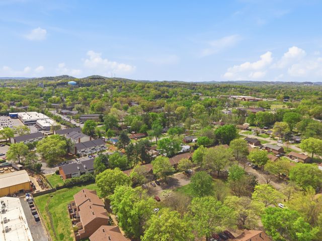 123 McMurray Cir, Nashville, TN 37211