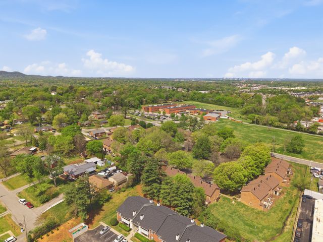 123 McMurray Cir, Nashville, TN 37211