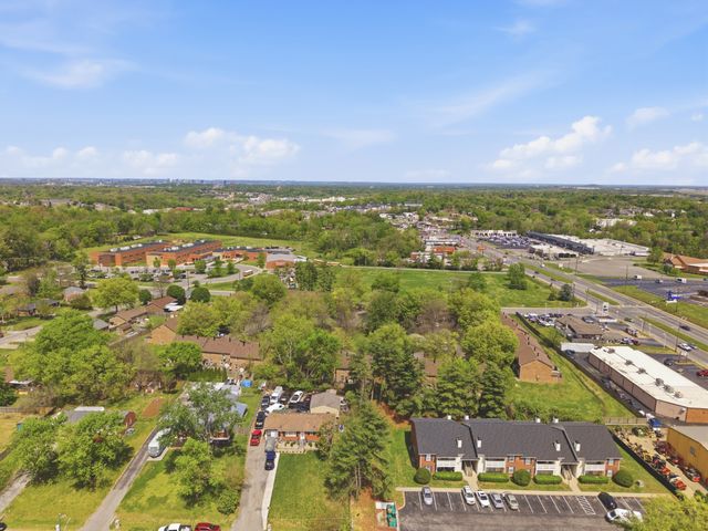 123 McMurray Cir, Nashville, TN 37211