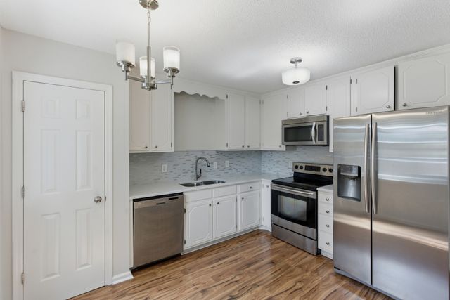 123 McMurray Cir, Nashville, TN 37211