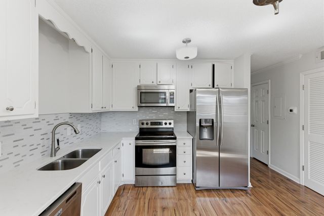 123 McMurray Cir, Nashville, TN 37211