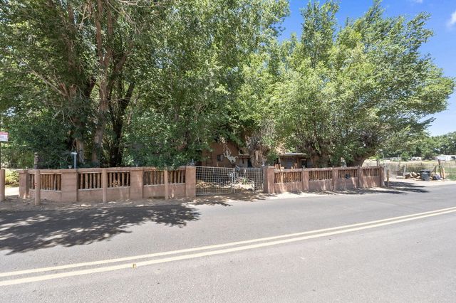 524 Don Sosteno Road, Los Lunas, NM 87031