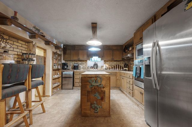 524 Don Sosteno Road, Los Lunas, NM 87031