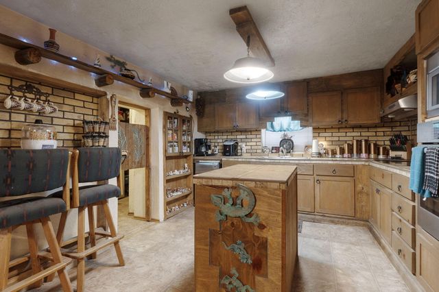 524 Don Sosteno Road, Los Lunas, NM 87031