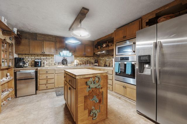 524 Don Sosteno Road, Los Lunas, NM 87031