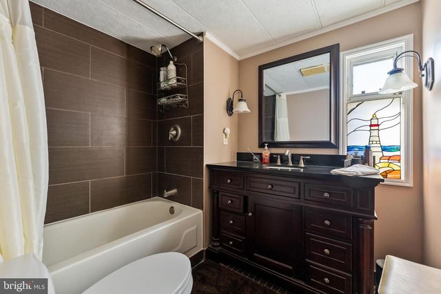 17 CHANNEL DR, Wildwood, NJ 08260