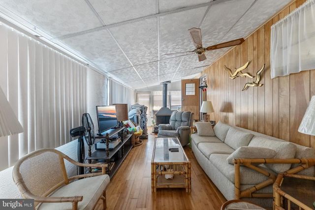 17 CHANNEL DR, Wildwood, NJ 08260