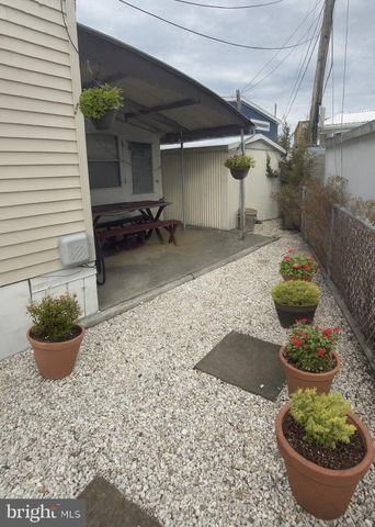 17 CHANNEL DR, Wildwood, NJ 08260