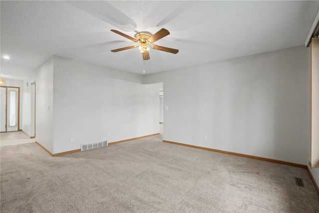 1912 Balsam Drive SW, Cedar Rapids, IA 52404
