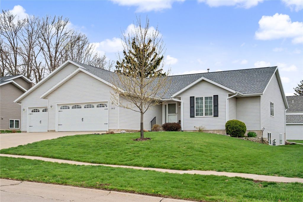 1912 Balsam Drive SW, Cedar Rapids, IA 52404