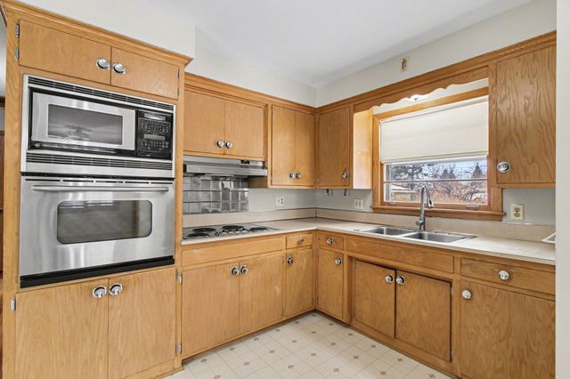 1294 Hall Avenue, West Saint Paul, MN 55118