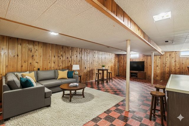 1294 Hall Avenue, West Saint Paul, MN 55118