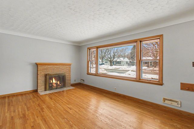 1294 Hall Avenue, West Saint Paul, MN 55118