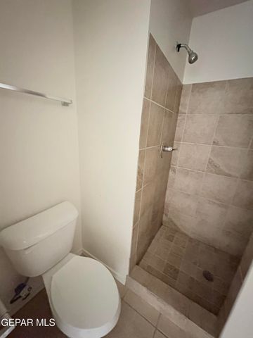 2524 Porter Avenue B, El Paso, TX 79930