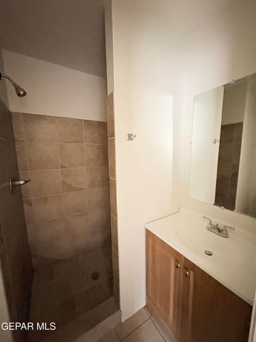2524 Porter Avenue B, El Paso, TX 79930