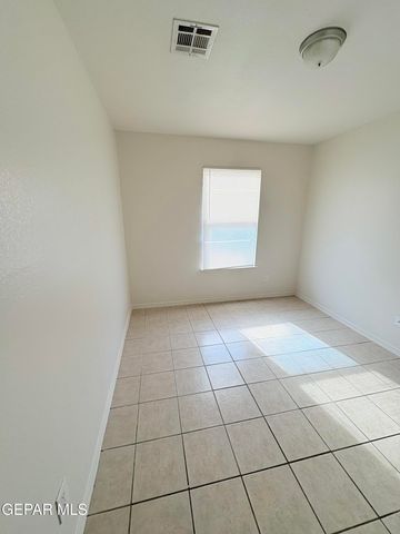 2524 Porter Avenue B, El Paso, TX 79930