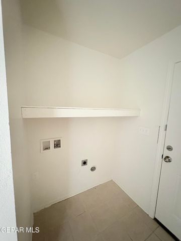 2524 Porter Avenue B, El Paso, TX 79930