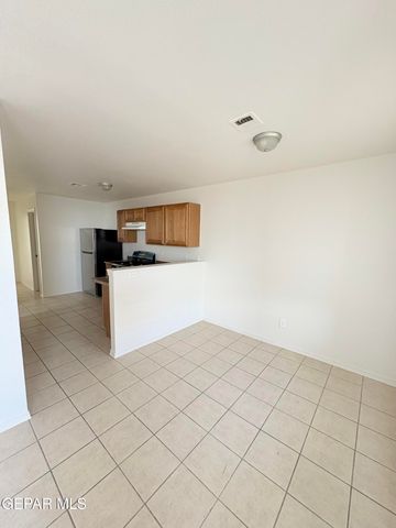 2524 Porter Avenue B, El Paso, TX 79930