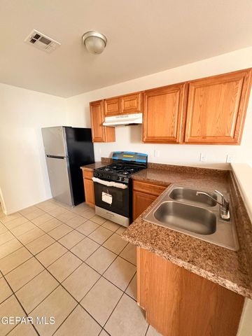 2524 Porter Avenue B, El Paso, TX 79930