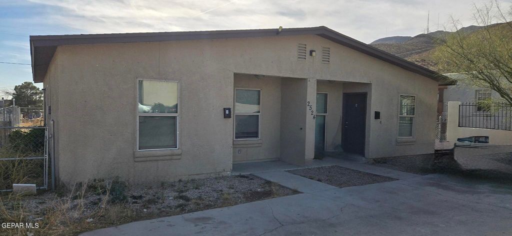 2524 Porter Avenue B, El Paso, TX 79930