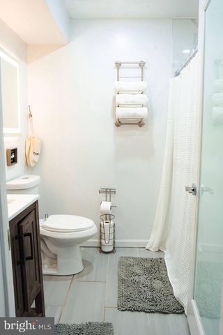 1215 LIBERTE CT, Burlington, NJ 08016