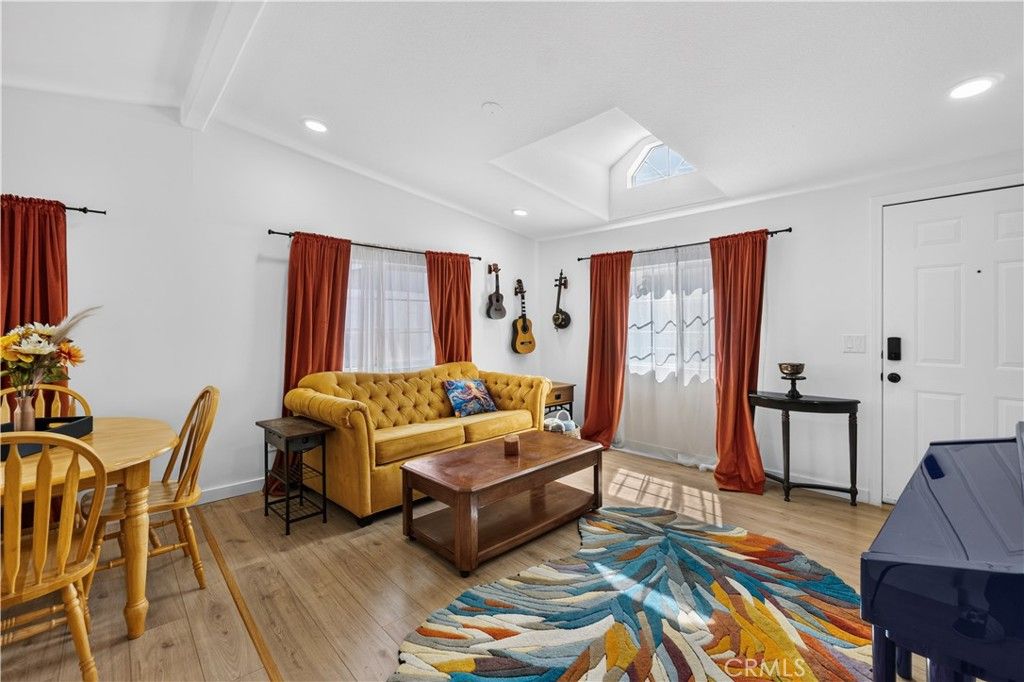 327 W Wilson 74, Costa Mesa, CA 92627 — photo 3
