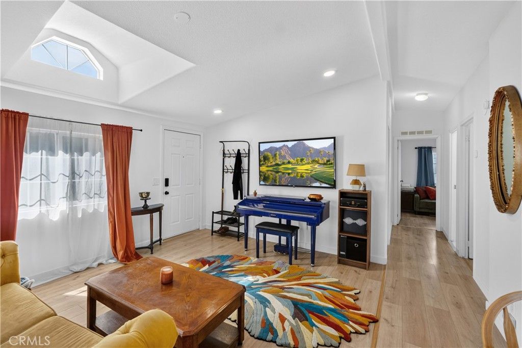 327 W Wilson 74, Costa Mesa, CA 92627 — photo 5