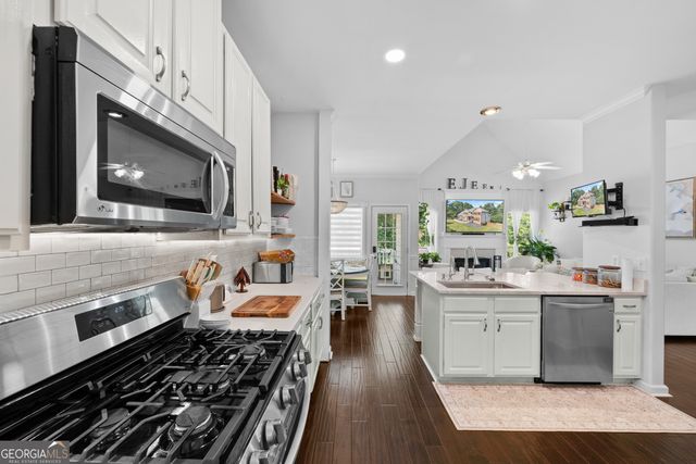1620 Woodridge Bend, Mcdonough, GA 30252