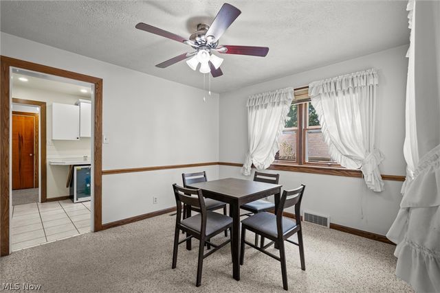 135 N Middle Street, Columbiana, OH 44408