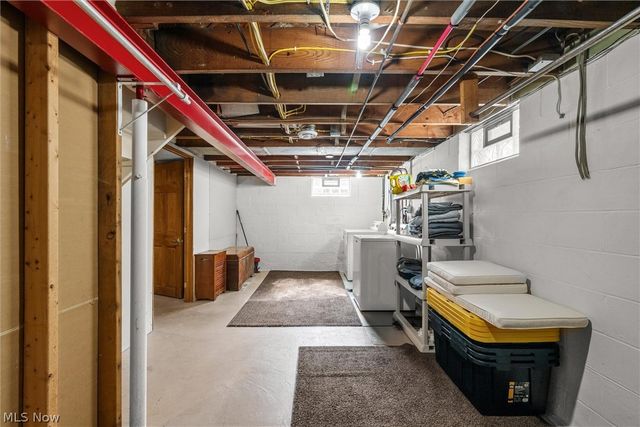 135 N Middle Street, Columbiana, OH 44408