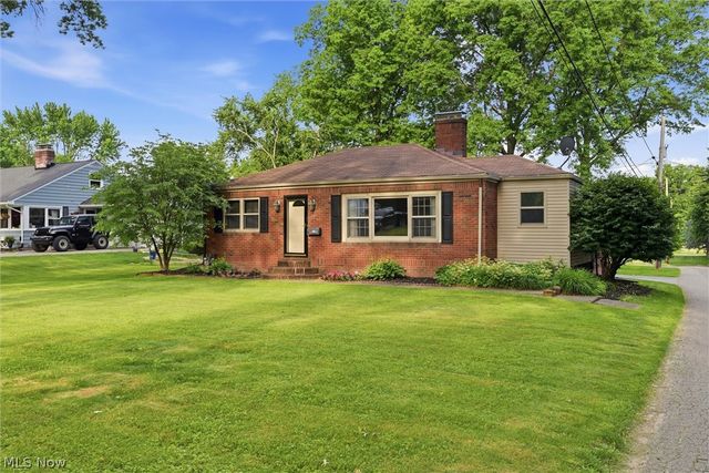 135 N Middle Street, Columbiana, OH 44408
