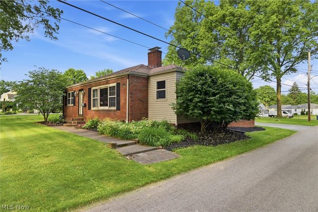 135 N Middle Street, Columbiana, OH 44408