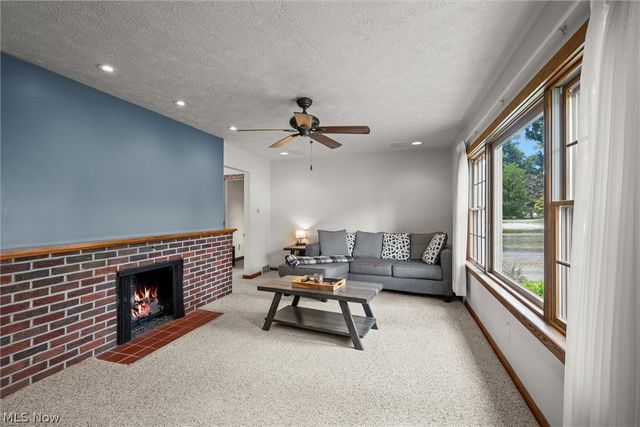 135 N Middle Street, Columbiana, OH 44408
