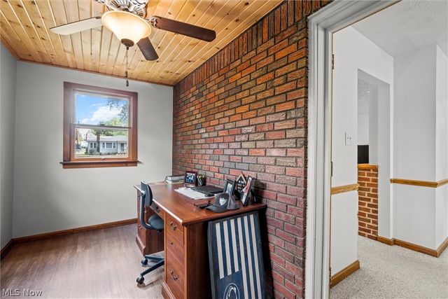 135 N Middle Street, Columbiana, OH 44408
