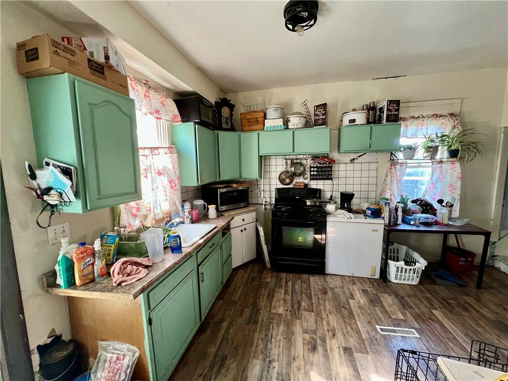 Image 7 of property listing at 1010 Cunningham Ave, New Castle, PA 16101