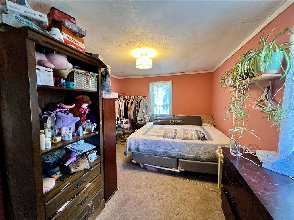 Image 8 of property listing at 1010 Cunningham Ave, New Castle, PA 16101